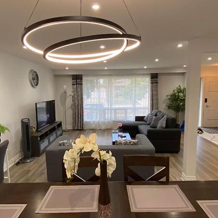 Spectacular 3 Bedroom 2 Wr House - Close To Airport Τορόντο Εξωτερικό φωτογραφία