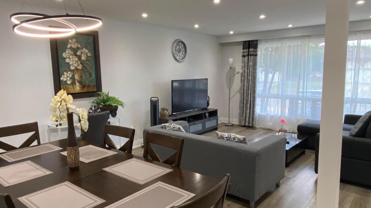 Spectacular 3 Bedroom 2 Wr House - Close To Airport Τορόντο Εξωτερικό φωτογραφία