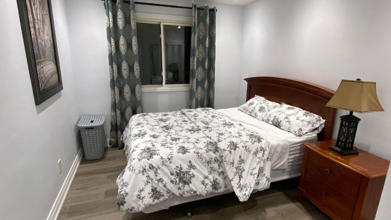 Spectacular 3 Bedroom 2 Wr House - Close To Airport Τορόντο Εξωτερικό φωτογραφία