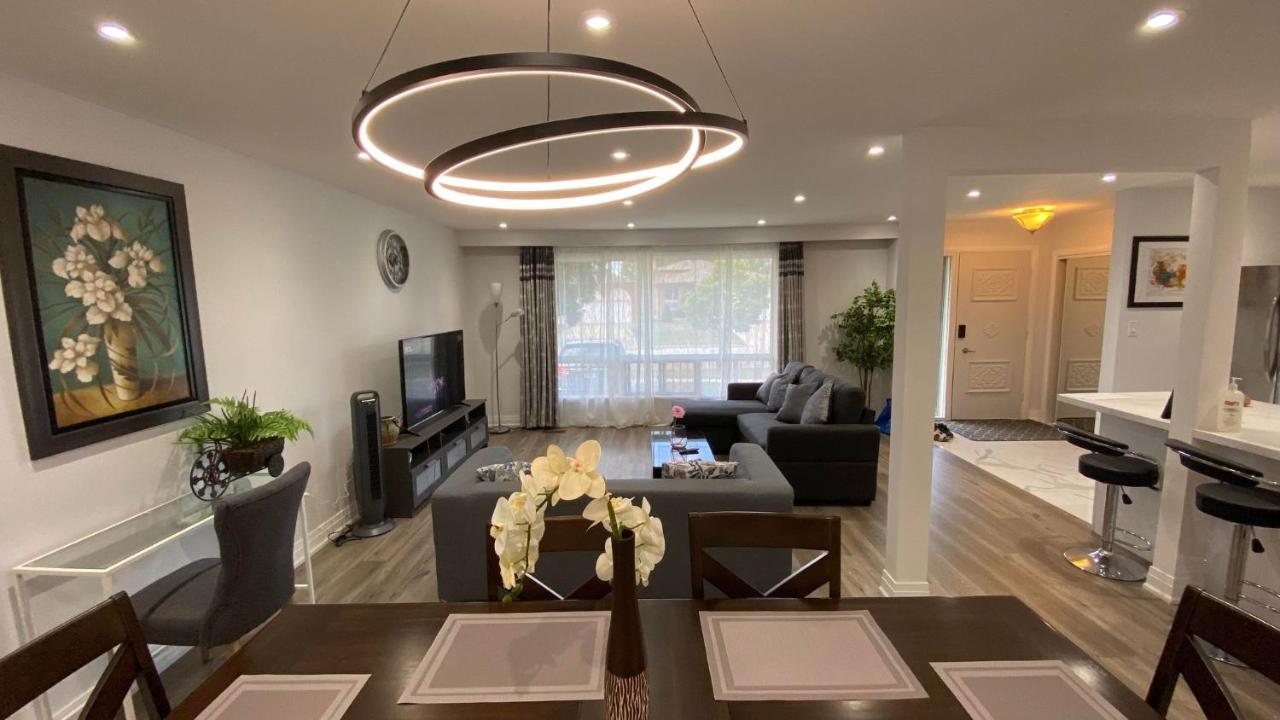 Spectacular 3 Bedroom 2 Wr House - Close To Airport Τορόντο Εξωτερικό φωτογραφία