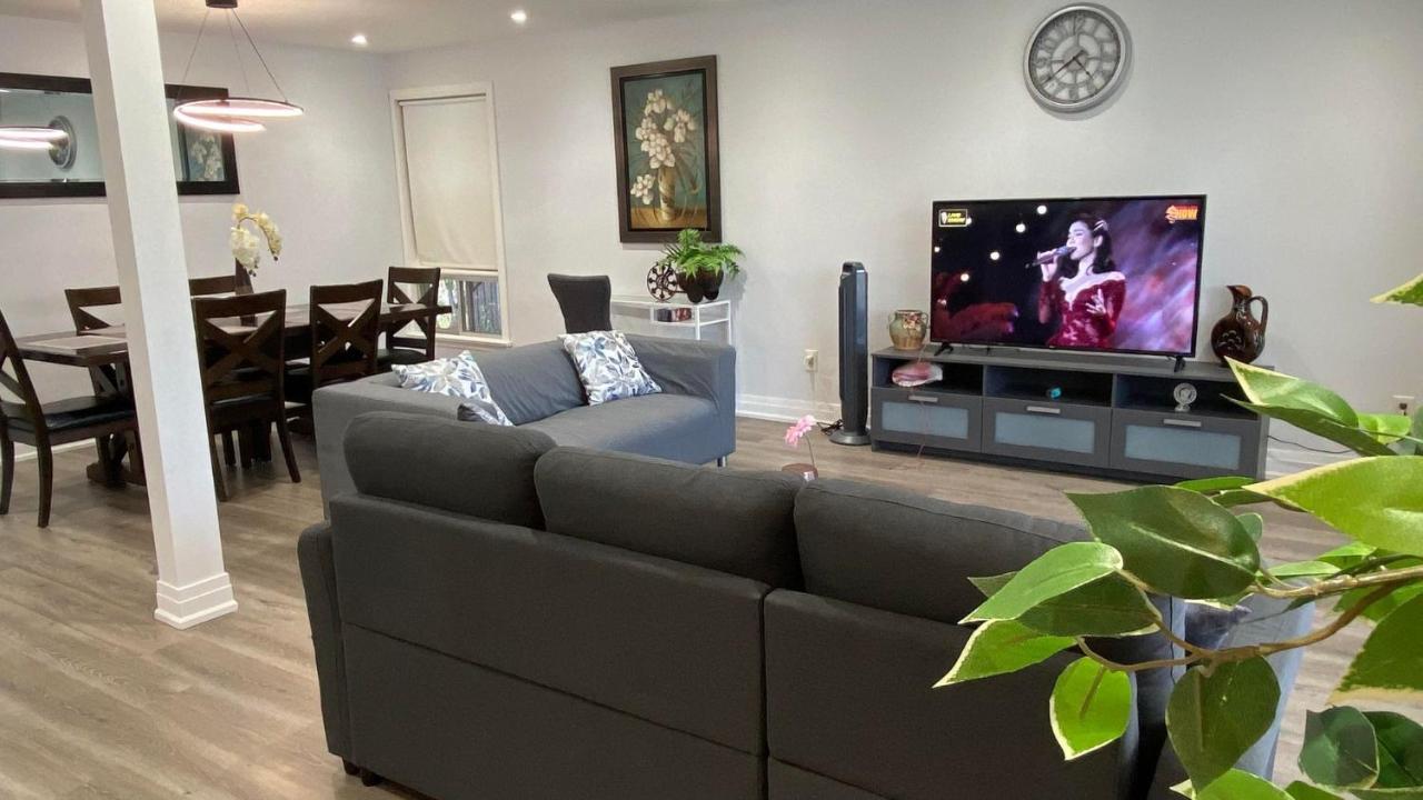 Spectacular 3 Bedroom 2 Wr House - Close To Airport Τορόντο Εξωτερικό φωτογραφία