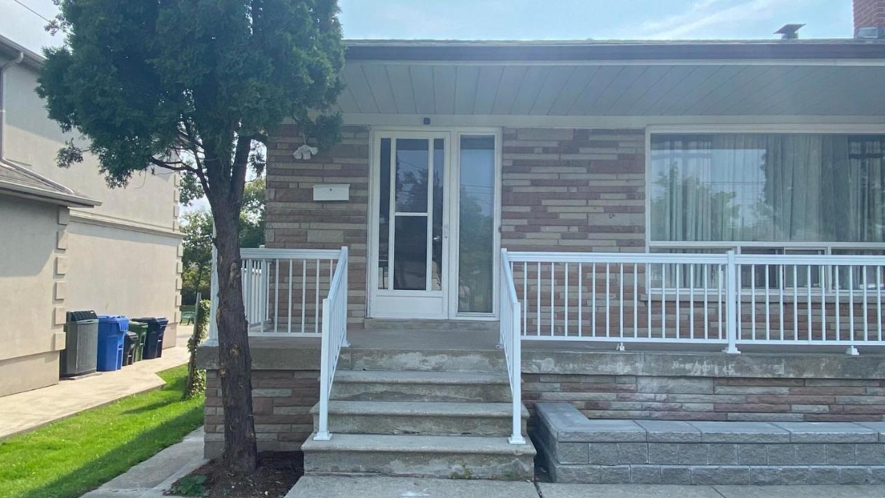 Spectacular 3 Bedroom 2 Wr House - Close To Airport Τορόντο Εξωτερικό φωτογραφία