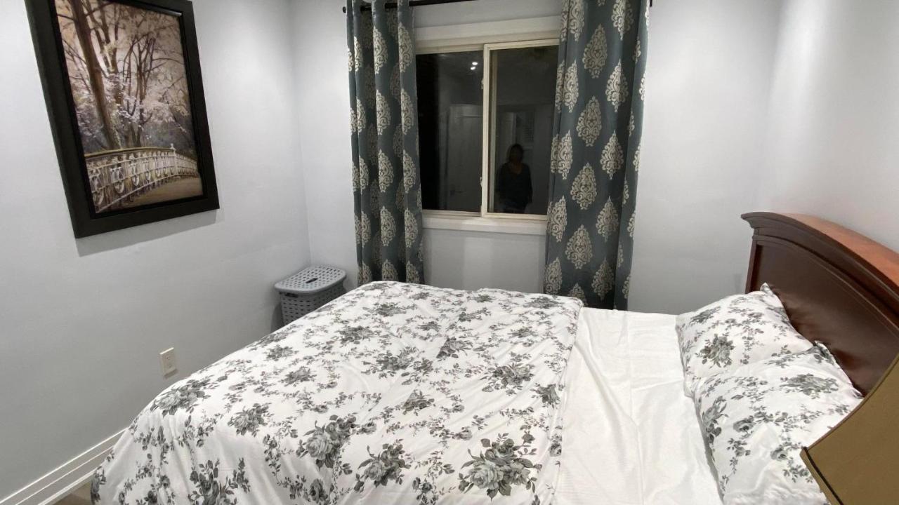 Spectacular 3 Bedroom 2 Wr House - Close To Airport Τορόντο Εξωτερικό φωτογραφία